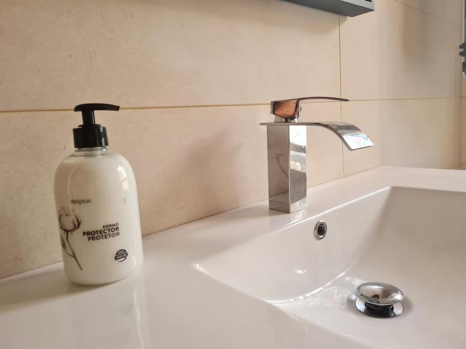 La Casita Verde. Metro Cerca Del Casco Viejo Bilbao Zewnętrze zdjęcie